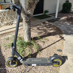 Aovopro Esmax 500W E-Scooter