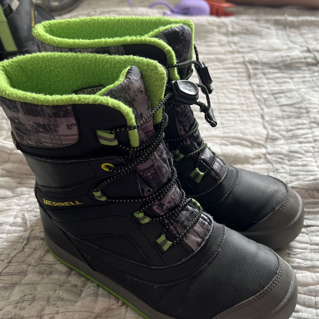 MERRELL kids Snow Boots for Sale in Los Angeles, - OfferUp