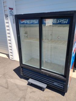 Large double door commercial fridge refrigerator good working