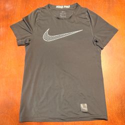 Kids Medium Nike Pro Dri-FIT Short Sleeve Shirt