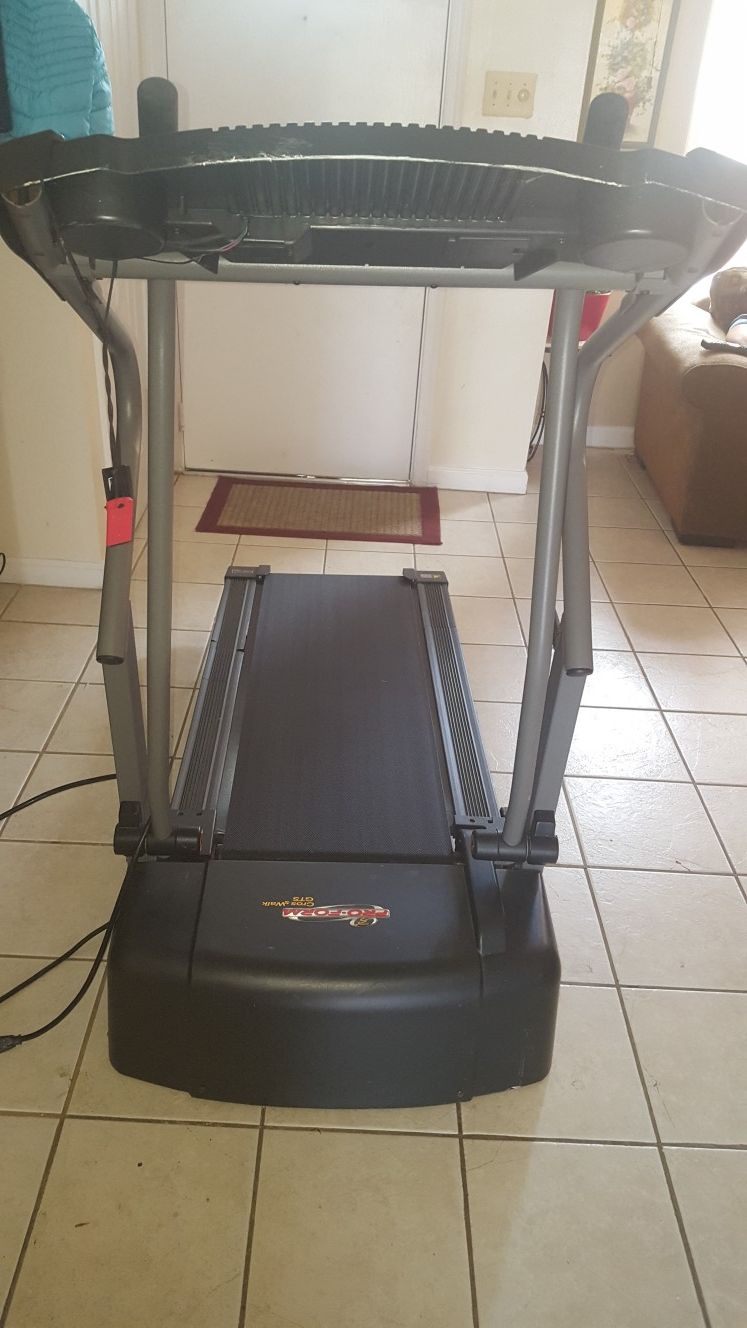 proform crosswalk gts treadmill pftl 3992 for Sale in Northfield NJ OfferUp