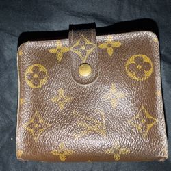 Louis Vuitton 2003 Monogram Compact Zip Wallet