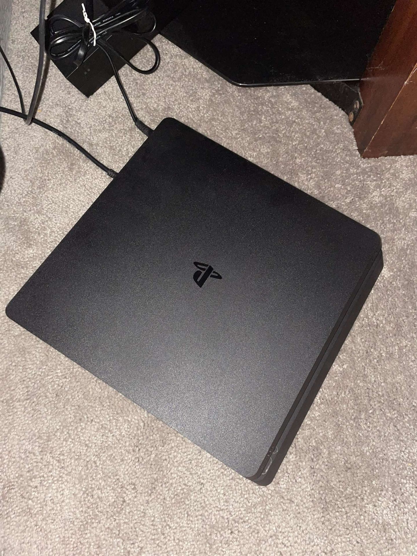 PlayStation 4 Slim With Games