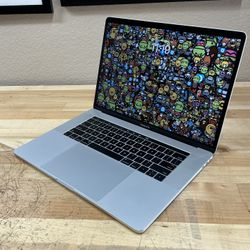 2016 15" MacBook Pro - 2.6 GHz i7 - 16GB - 500GB - 2GB GPU - 100% Battery