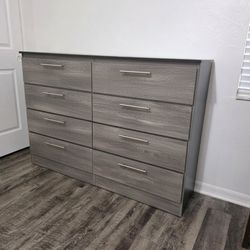✨GRAY 8 DRAWER DRESSER 