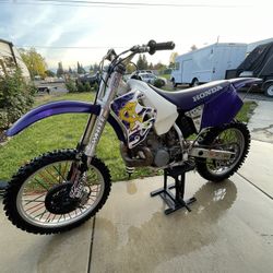 Honda Cr250 2stroke 96