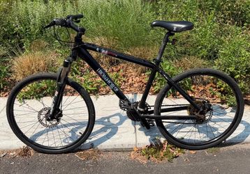 IronHorse Quantum Hybrid Bike 17” – RockShox Fork • Disc Brakes • Shimano