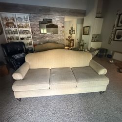 FREE BASSETT COUCH & LOVESEAT