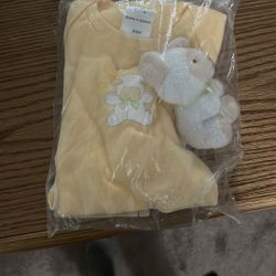 Avon vintage sealed in package New my first dream layette set 6/9 months