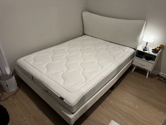 ZINUS Queen Size 10 Inch Cloud Memory Foam Mattress($330->$100)