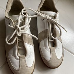 Authentic Gucci Beige And White Sneaker 