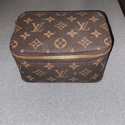 louis vuitton makeup purse