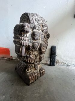 Aztec statue