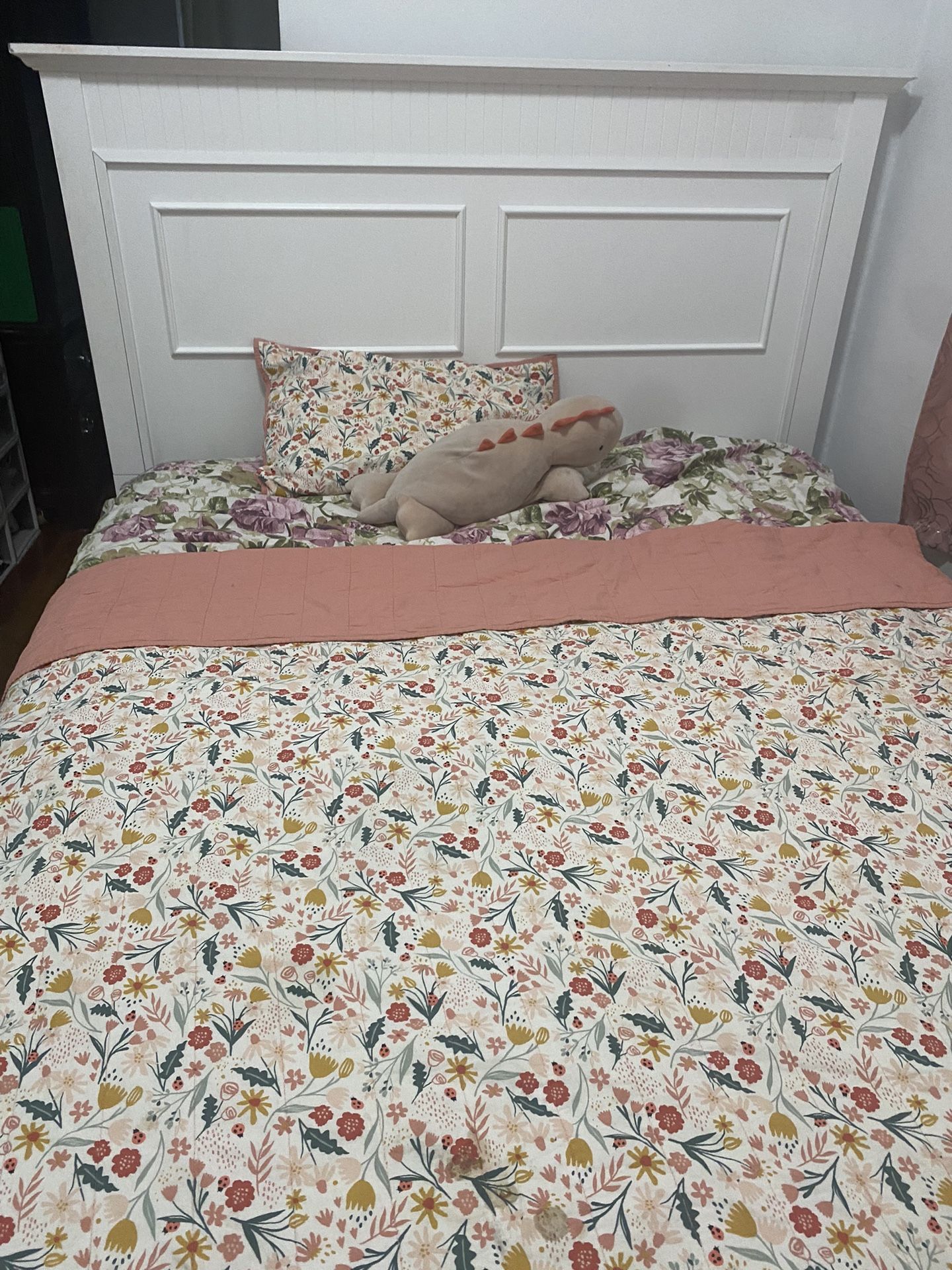 White Wooden Queen Size Bed.