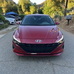 2023 Hyundai Elantra  