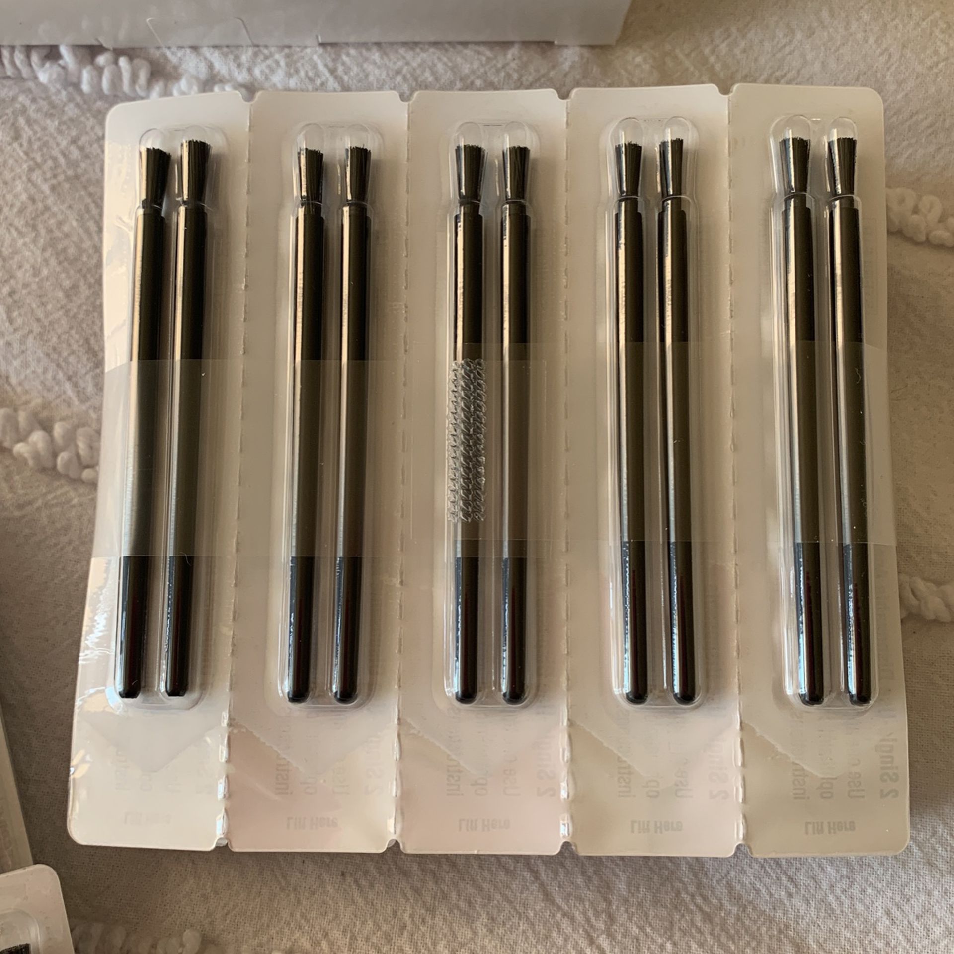 Latisse BRUSHES 💜 134 Brushes! Brand New In Sealed Pkgs