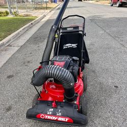 Troy-Bilt
24 in. Leaf Vacuum Head, 1.5 in. Chipping Capacity Self-Propelled Gas Powered Chipper Shredder Vacuum