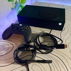 Xbox Series S 1TB Edition & Controller