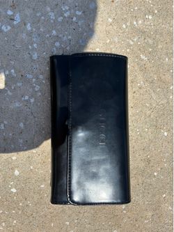 Gucci Black Folding Wallet Logo Solid Snap Closure Card Slots ID Window Zip