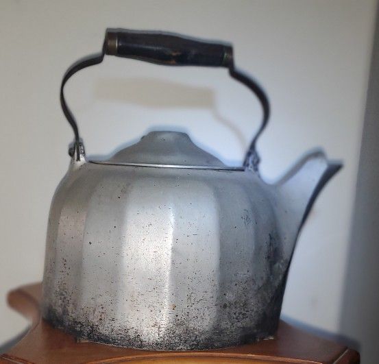 ANTIQUE TEA KETTLE