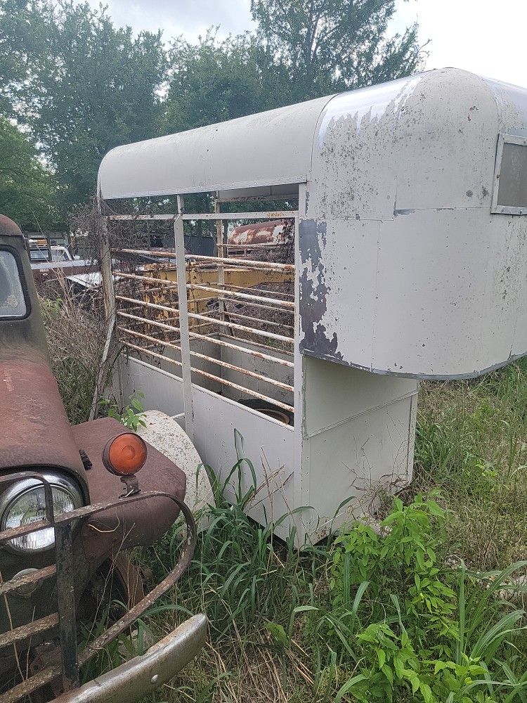 Single axle horse trailer for Sale in Austin, TX OfferUp