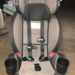 Graco Car Seat (expires On 12/01/2030)