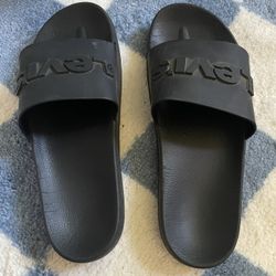 Men’s Levi slides size 10