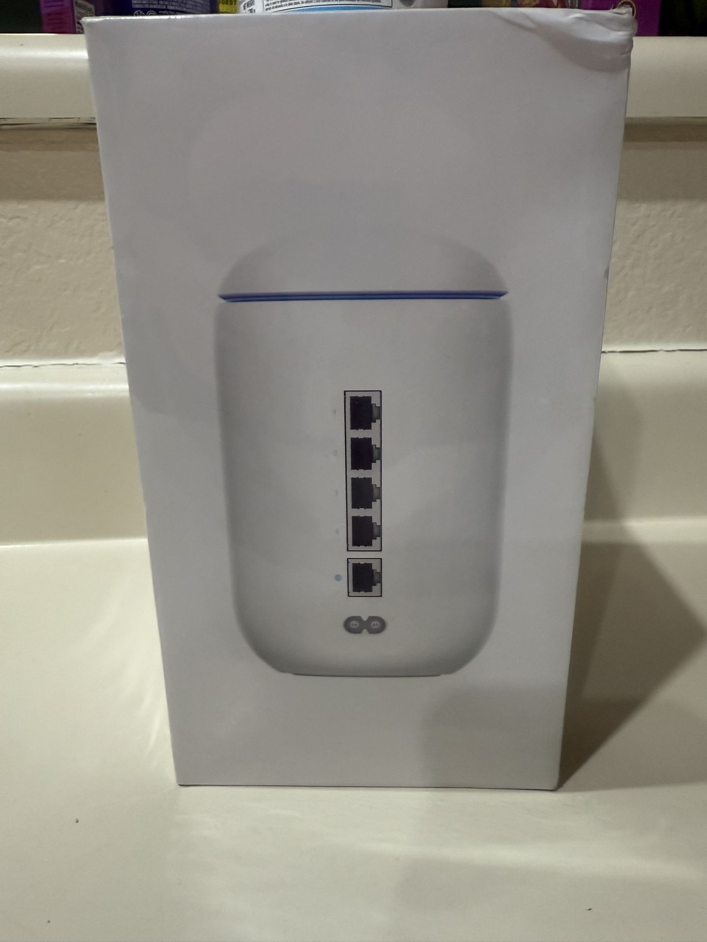 Ubiquiti Networks Dream Machine 4x4 MU-MIMO AC1733 Wave-2 Dual-Band Gigabit Access Point