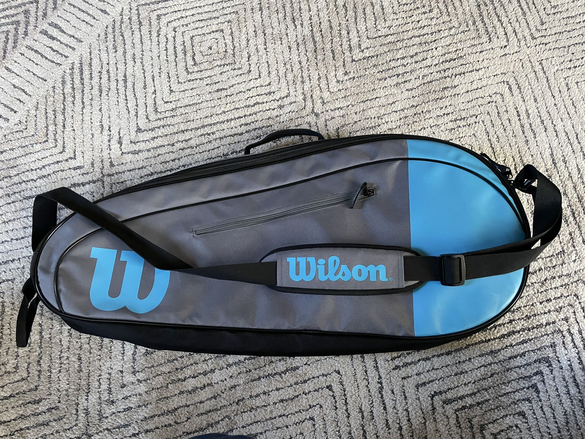 Selling Wilson Team Tennis bag
