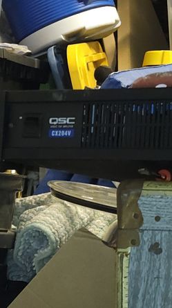 QSC CX240V AMP  ITS WORK AND IS VERY EXPENSIVE NEW 