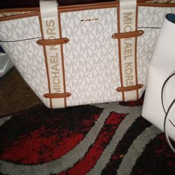 Purse, Women's Perfume 