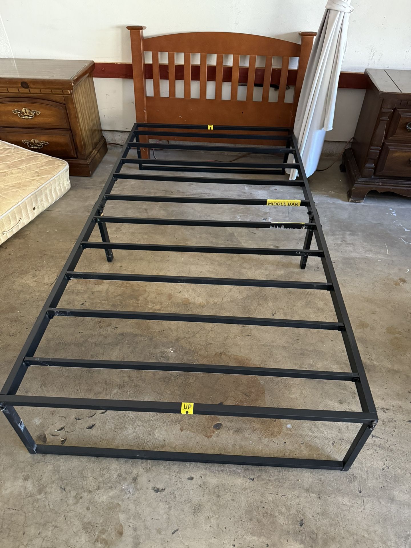 twin Bed frame Sat