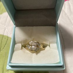 Beautiful real natural diamond in 14k  yellow Gold With Appraisal 