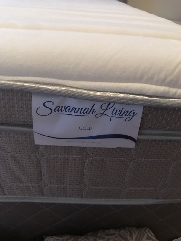 Savannah Living Gold Mattress (Queen)
