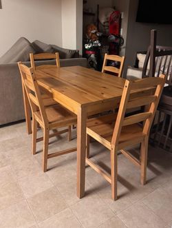 Table 4 chairs