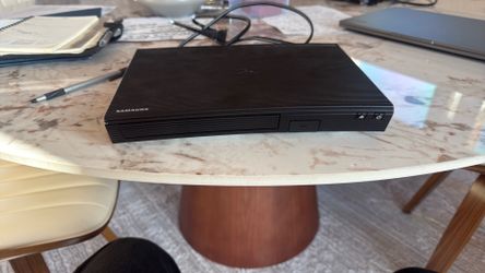 Samsung BD-JM57C Blu-ray DVD Player Wi-Fi Streaming