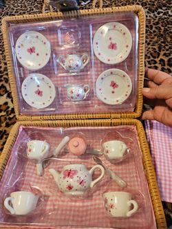 Kid's tea set