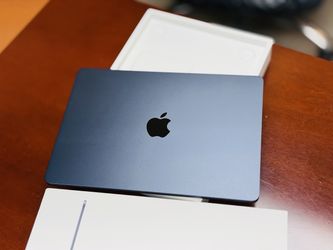 Apple Macbook Air 13 Inch M4 Chip 16GB RAM 256GB SSD With applecare+