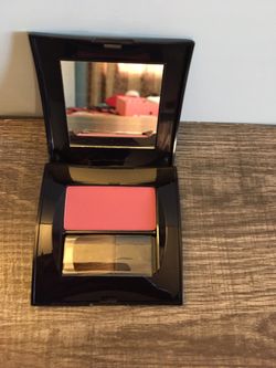 Powder blush