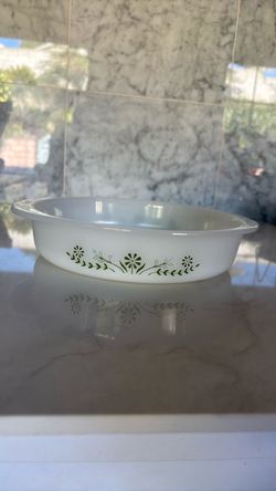Vintage Glasbake green daisy 8 in. pie dish