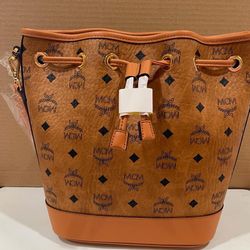 MCM Dessau Drawstring Bag in Visseto (Cognac/Medium)