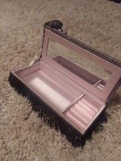 Jewelry box lounge chair