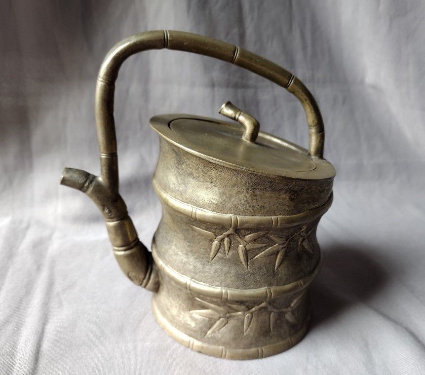 Chinese carved bamboo kettle
