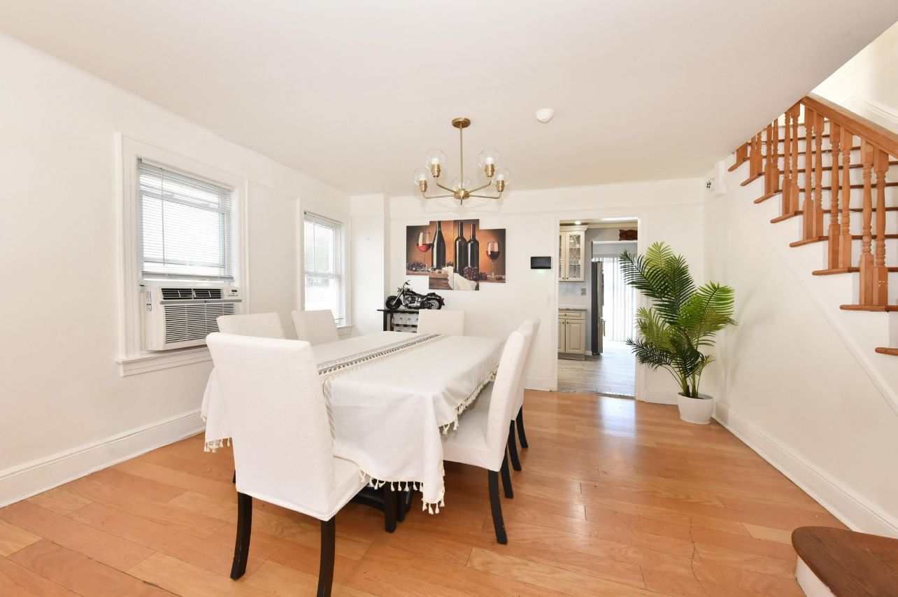 Dinning Table With 6 Chairs