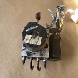 2013 Ford Focus ABS Unit