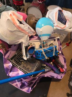 Free Misc Items - mainly kids toys/clothes