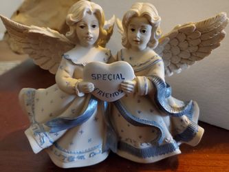 Sarah Angel Frienship Figurine