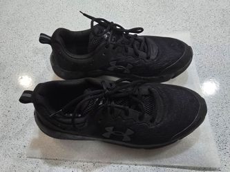 Black Under Armour Shoes 10.5