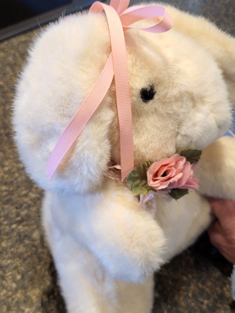 Chosun white rabbit with pink ribbon and lace