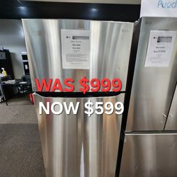 24 Cu. Ft. Top Mount Freezer Refrigerator With Multi Air Flow Air System 